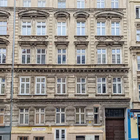 Daire Krasinskiego By Bookinghost Wroclaw