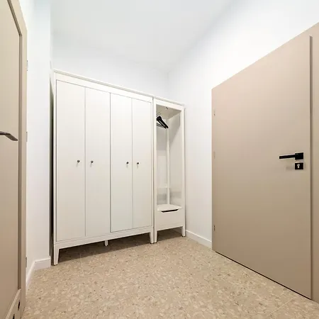 Krasinskiego By Bookinghost فروتسواف