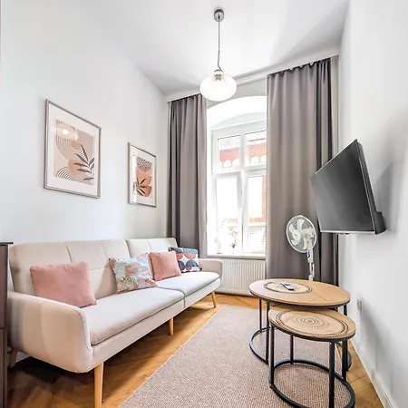 شقة Krasinskiego By Bookinghost